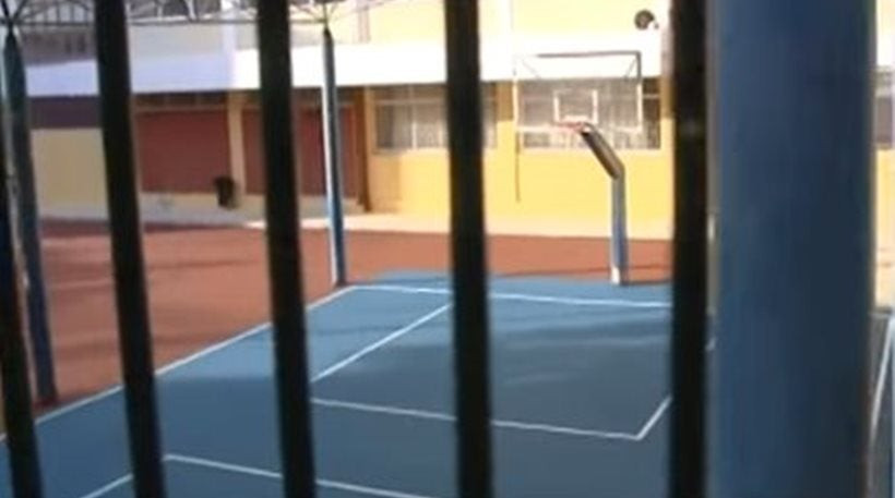«Η βολίδα είναι μέσα στο χέρι του», λέει ο πατέρας του 10χρονου που πυροβολήθηκε σε σχολείο στο Γαλάτσι